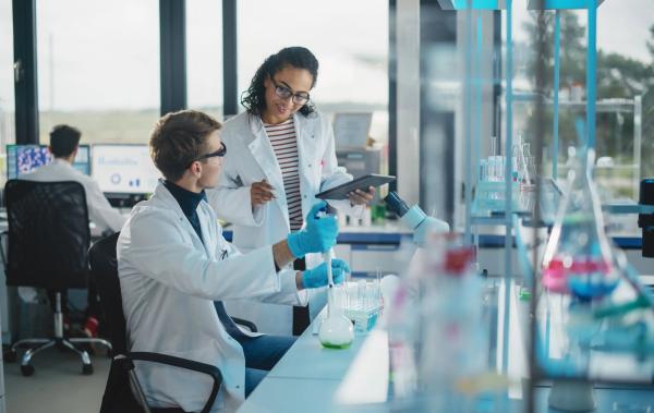 AdobeStock_Modern Medical Research Laboratory